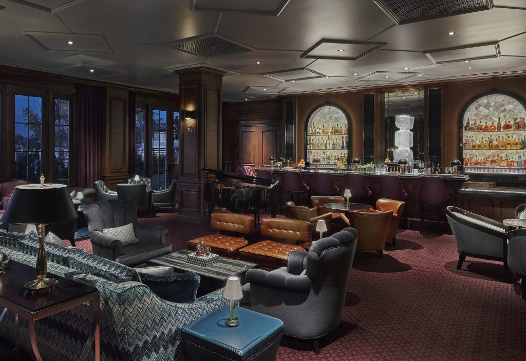 The Manor Bar provides a cozy yet sultry environ