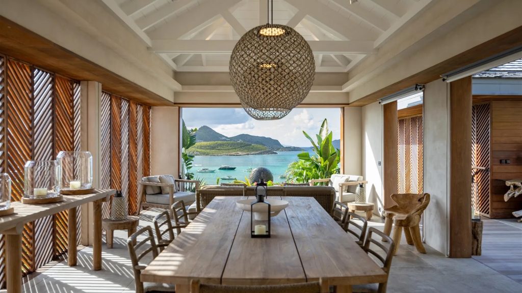 This Saint Barthélemy villa overlooks St-Jean Bay
